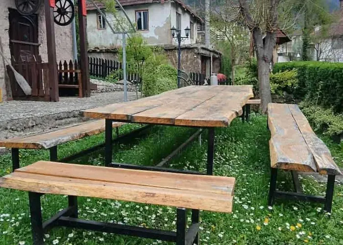 Mujagin Gasthuis Srebrenica